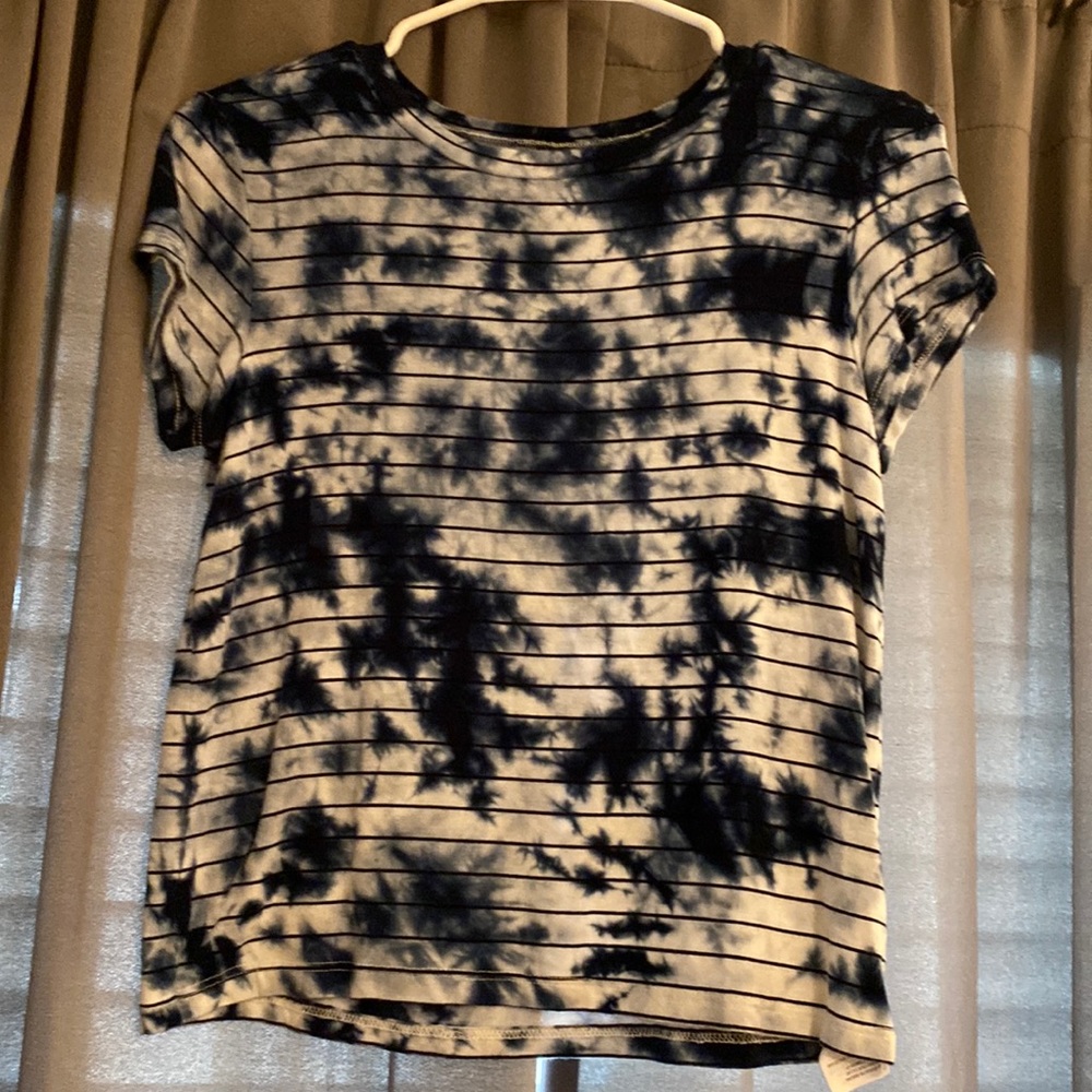 semi cropped navy and white tie dye